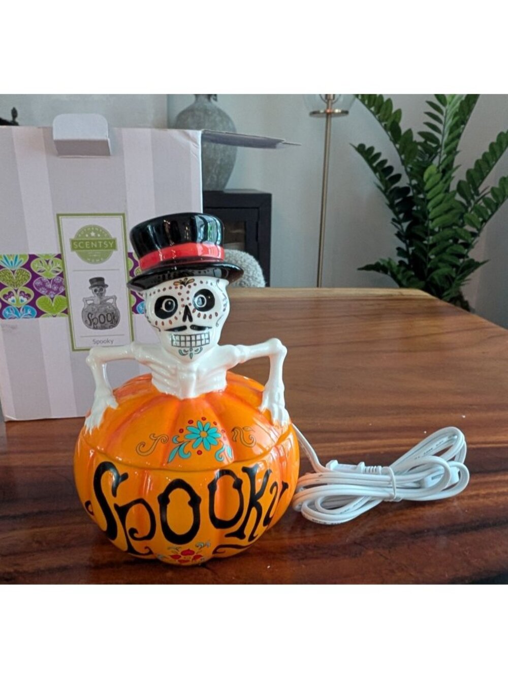NIB Scentsy "Spooky" Halloween Skeleton Pumpkin Wax Warmer - Festive Décor
